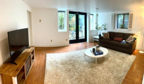 Charming Private Kitsilano Suite